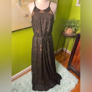 Lace overlay fully lined dress